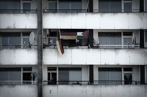 Nationalismus macht blass | Photo © Tom Rübenach